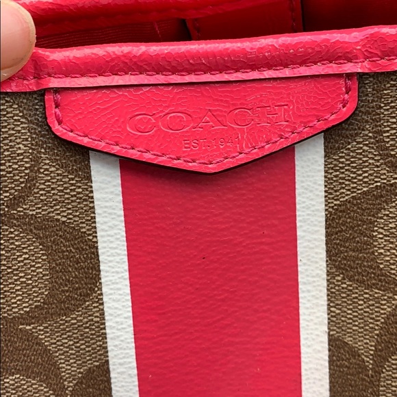 Coach Purse 🎉 - Picture 2 of 15